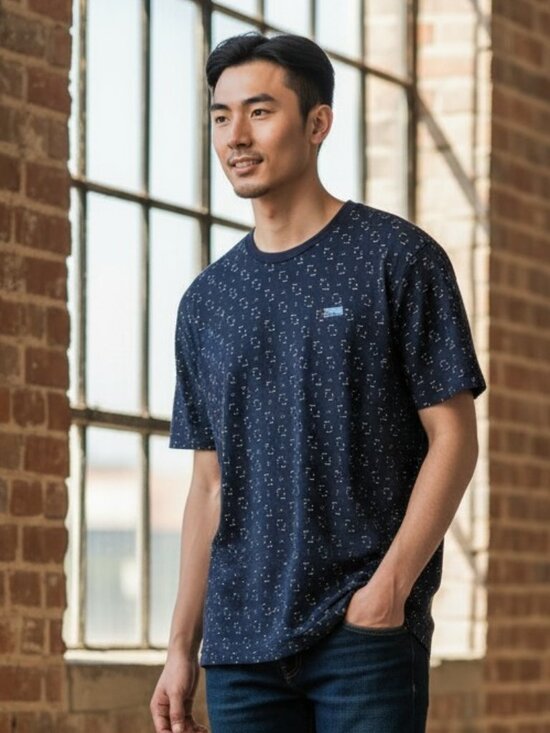Jack & Jones Other - Jack & Jones JCOBOWDEN Navy Geometric Tee - Size Medium